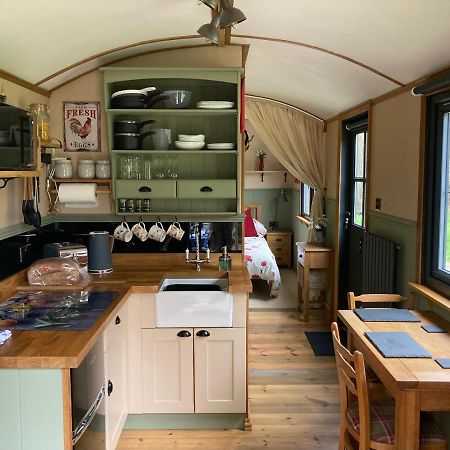 Brook The Shepherd Hut Saltash Ngoại thất bức ảnh